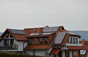 Mehr über den Artikel erfahren 8,8kWp mit 6,4kWh Nedap Lithiumspeicher und intelligenter PV-Thermie